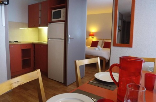 Prapoutel Apartment | 200m from resort center, tv, ski locker, 102m², Les 7 Laux