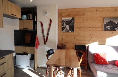 Les Almes Apartment | 200m from resort center, 4th floor, balcony, tv, 33m², Tignes