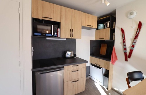 Les Almes Apartment | 200m from resort center, 4th floor, balcony, tv, 33m², Tignes
