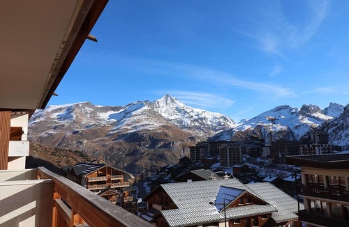 Les Almes Apartment | 200m from resort center, 4th floor, balcony, tv, 33m², Tignes