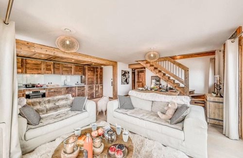 Les Boisses Apartment | 200m from resort center, 5th floor, swimming pool, sauna, hammam, balcony, tv, ski locker, 93m²