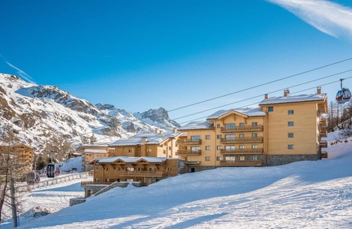 Les Boisses Apartment | 200m from resort center, 5th floor, swimming pool, sauna, hammam, balcony, tv, ski locker, 93m²
