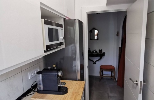 El Mas Fumats Apartment | 20m2 porch, 1000m garden, barbecue, parking, fenced and protected and WIFI.