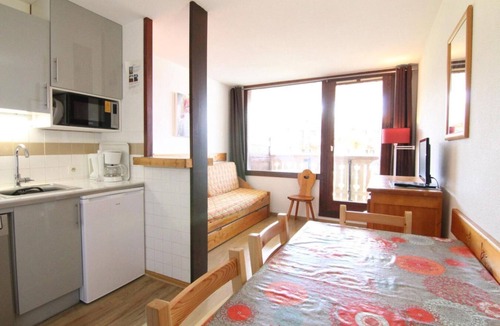 Bergers Apartment | 210m from shops, 1st floor, balcony, tv, ski locker, 30m², Alpe d'Huez