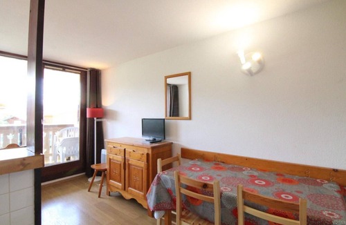 Bergers Apartment | 210m from shops, 1st floor, balcony, tv, ski locker, 30m², Alpe d'Huez