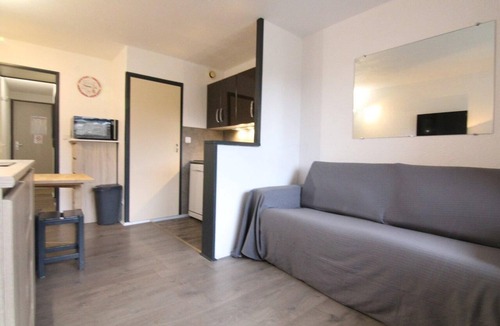 Bergers Apartment | 210m from shops, 3rd floor, balcony, tv, ski locker, 24m², Alpe d'Huez