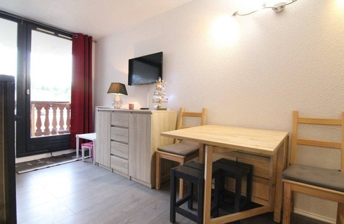 Bergers Apartment | 210m from shops, 3rd floor, balcony, tv, ski locker, 24m², Alpe d'Huez