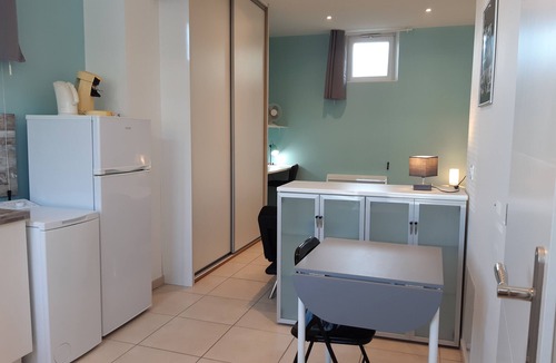 Sonnaz Apartment | 22 m² studio for 2–3 people + on-site parking, 5 km from Chambéry, 10 km from Aix-les-Bains