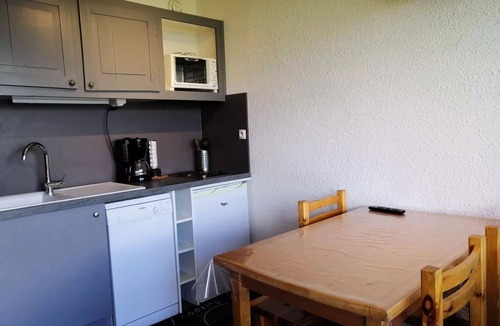 Pra Loup Apartment | 24-square-meter studio apartment for 4, with a balcony offering a panoramic view