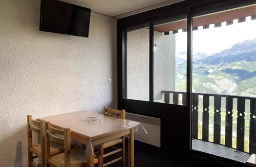 Pra Loup Apartment | 24-square-meter studio apartment for 4, with a balcony offering a panoramic view