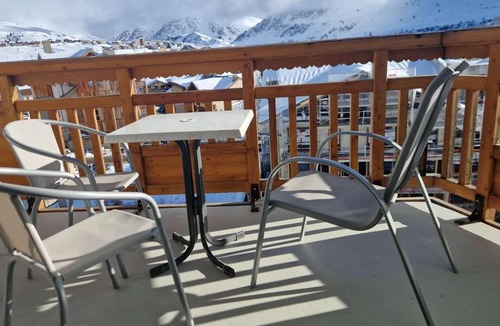 Cognet Apartment | 240m from resort center, 4th floor, balcony, tv, 35m², Alpe d'Huez