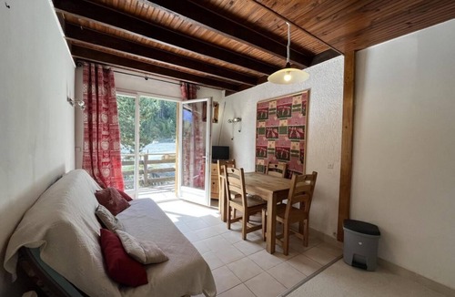 Pra Loup Apartment | 250m from shops, 1st floor, view mountain, balcony, tv, 35m², Pra Loup
