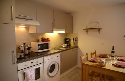 Albaret-le-Comtal House | 27 m² Gîte ∙ 1 bedroom ∙ 2 guests