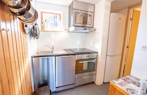 Villarodin-Bourget Apartment | 280m from resort center, 1st floor, balcony, parking, tv, 47m², La Norma