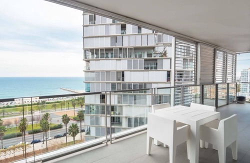 Diagonal Mar i el Front Maritim del Poblenou Apartment | 292 - Beach Apartment w/Pool IV