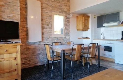 Cognet Apartment | 2nd floor, balcony, tv, ski locker, 50m², Alpe d'Huez