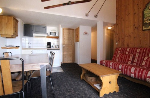 Cognet Apartment | 2nd floor, balcony, tv, ski locker, 50m², Alpe d'Huez