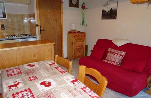Champagny-en-Vanoise Apartment | 2nd floor, balcony, tv, 37m², Champagny-en-Vanoise