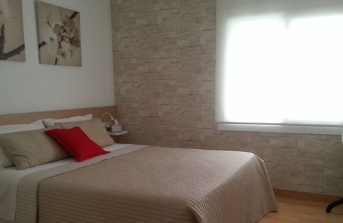Viladecans Condo | 3 bedroom apartment 10 min from the train, and 6 km from the airport