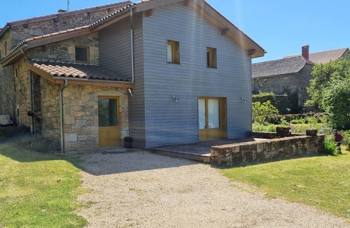 Cardaillac Ski Chalet | 3-bedroom chalet in serene Cardaillac with cool AC breeze