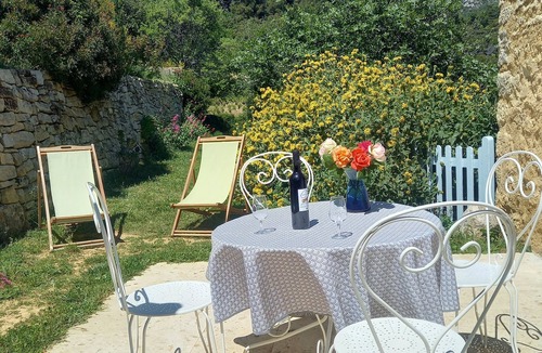 Suzette House | 3-PERSON GITE IN AUTHENTIC PROVENCAL FARMHOUSE