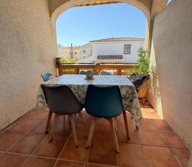 Mauguio Apartment | 3 pièces climatisé, terrasse, tout équipé, à 10 minutes des plages et de Montpellier