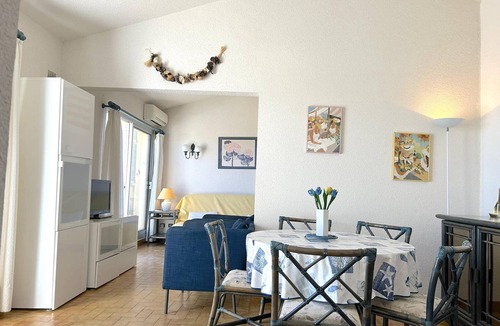 Le Lavandou Apartment | 3-room apartment for 6 with terrace, AC, private pool, parking