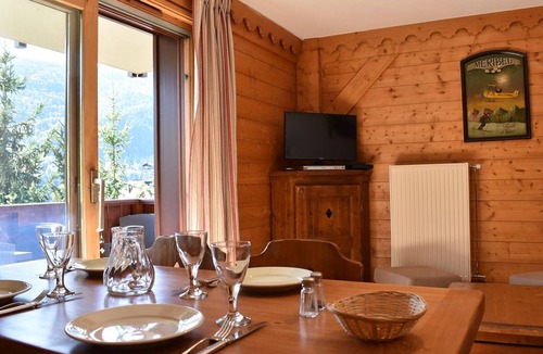 Meribel Village Apartment | 3-Room Apartment for 6 with Pool, Sauna, and Hammam in Méribel Village near Ski Lift