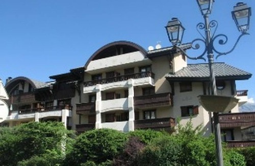 Saint-Gervais-les-Bains Apartment | 3-room apartment for 7 people near lifts, pets allowed, parking
