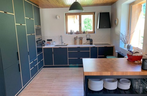 Pralognan-la-Vanoise Apartment | 300m from resort center, 2nd floor, fireplace or stove, tv, ski locker, 160m², Pralognan-la-Vanoise