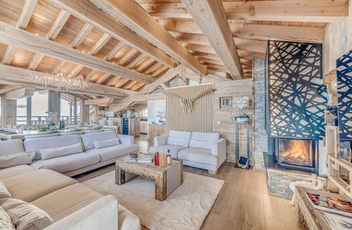 Les Almes Apartment | 300m from resort center, sauna, balcony, fireplace or stove, tv, ski locker, 450m², Tignes