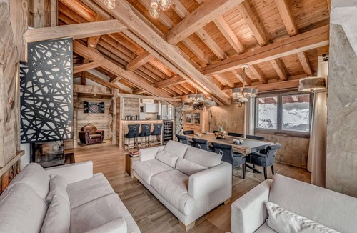 Les Almes Apartment | 300m from resort center, sauna, balcony, fireplace or stove, tv, ski locker, 250m², Tignes