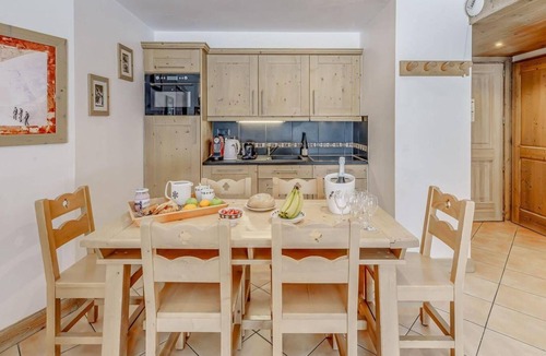 Les Almes Apartment | 300m from resort center, 3rd floor, balcony, tv, ski locker, 50m², Tignes