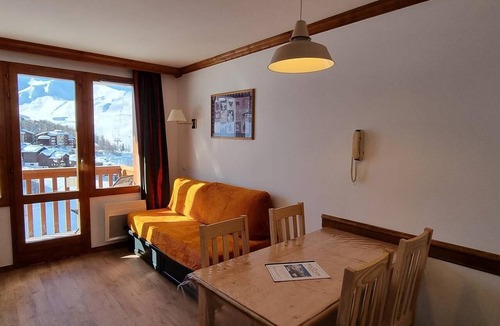 Plagne Soleil Apartment | 300m from shops, 4th floor, view ski slopes, balcony, parking, tv, 30m², La Plagne