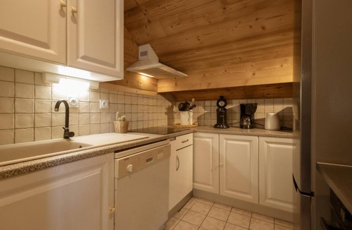 Valloire Apartment | 3rd floor, balcony, parking, tv, ski locker, 52m², Valloire