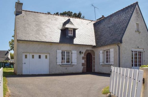 Ploumilliau House | 4 bedroom accommodation in Ploumilliau