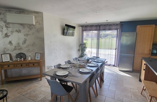 Gravieres House | 4-bedroom air-conditioned villa, pool & mountain view.