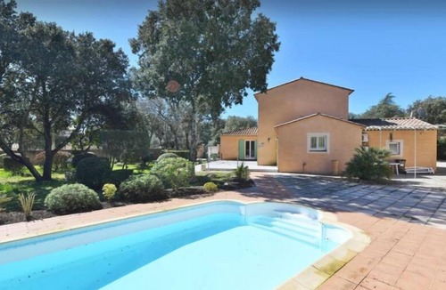 Saint-Siffret Villa | 4-bedroom Provencal villa Uzes