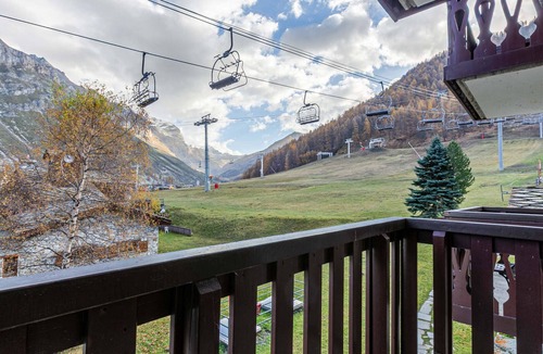 Val-d'Isere Apartment | 4-Person Studio by Slopes with Parking, Pet-Friendly