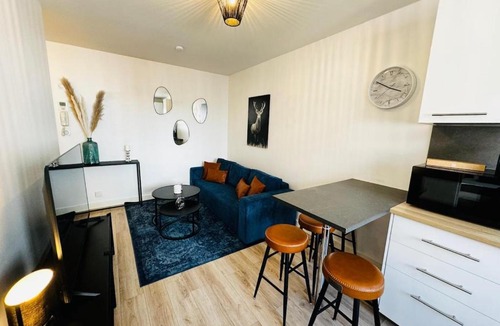 Republique - Tolstoi Apartment | 46 Racine - 1 Bedroom - Gratte Ciel
