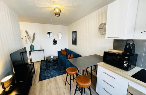 Republique - Tolstoi Apartment | 46 Racine - 1 Bedroom - Gratte Ciel