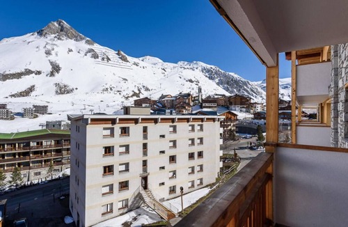 Les Almes Apartment | 4th floor, balcony, tv, ski locker, 32m², Tignes