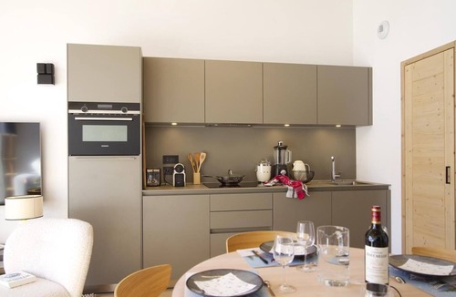 Bergers Apartment | 4th floor, fitness, swimming pool, sauna, hammam, balcony, tv, ski locker, 50m², Alpe d'Huez