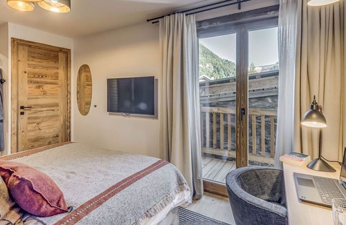 Les Brevieres Ski Chalet | 5* Chalet in Tignes with spa and games room, for 18 guests