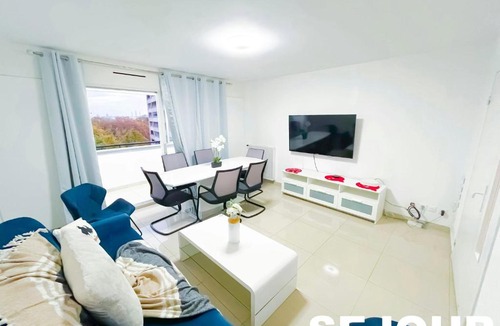 Montaigut Apartment | 5 Chambres 3 Sdb Parking Gratuit - Idéal Groupe
