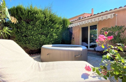 Canet-en-Roussillon House | 5 minutes from the beach, quiet renovated house with wifi, air conditioning and jaccuzi