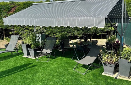 Serignac Apartment | 50 m2 attic studio with reserved outdoor space by the pool!
