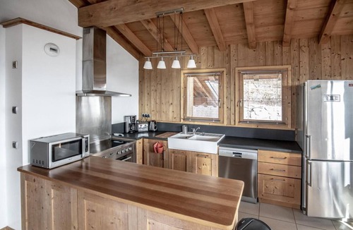 Reberty Apartment | 50m from shops, 2nd floor, sauna, balcony, tv, ski locker, 147m², Les Menuires