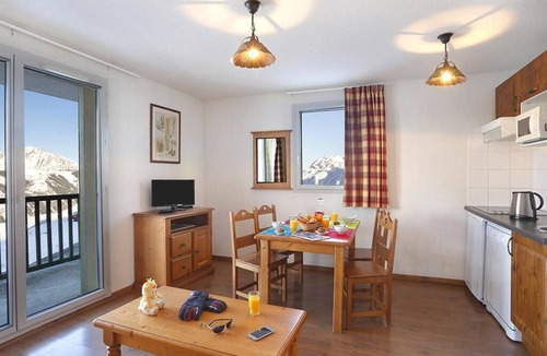 Germ Apartment | 50m from shops, swimming pool, balcony, parking, tv, ski locker, 36m², Peyragudes
