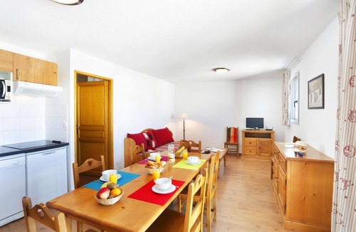 Germ Apartment | 50m from shops, swimming pool, balcony, parking, tv, ski locker, 55m², Peyragudes
